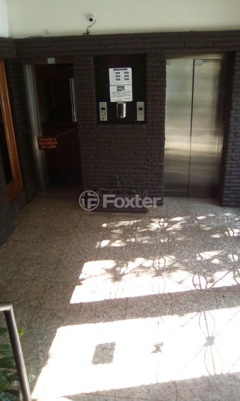 Image 2 - 916785
