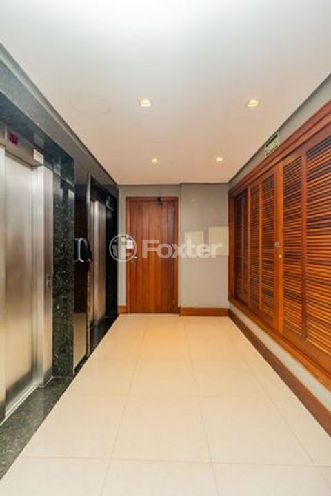 Image 3 - 916802