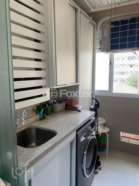 Image 8 - 916822
