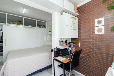 Image 19 - 916853