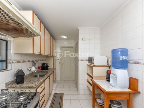Image 10 - 916855