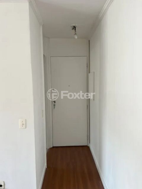 Image 11 - 916882