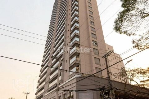 Image 1 - 916914