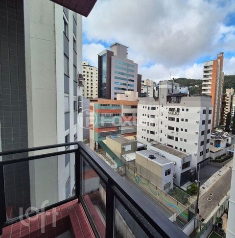 Image 15 - 916920