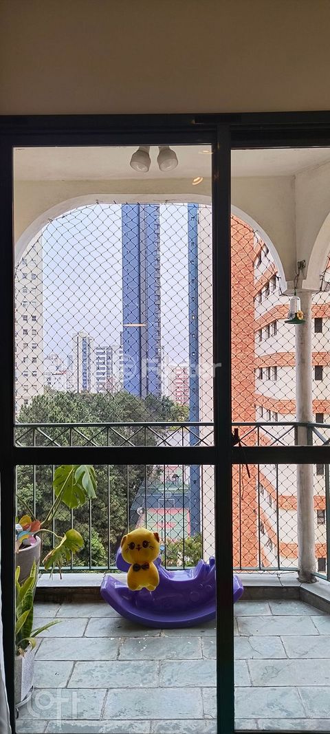 Image 1 - 916930