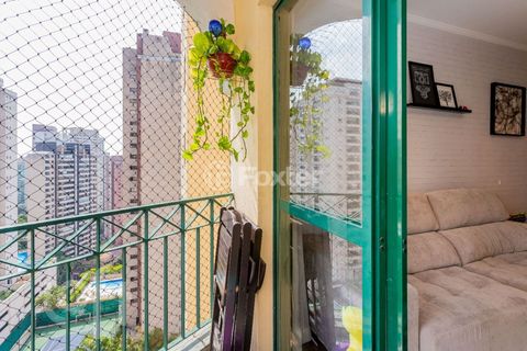 Image 7 - 916930