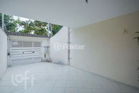Image 19 - 916935