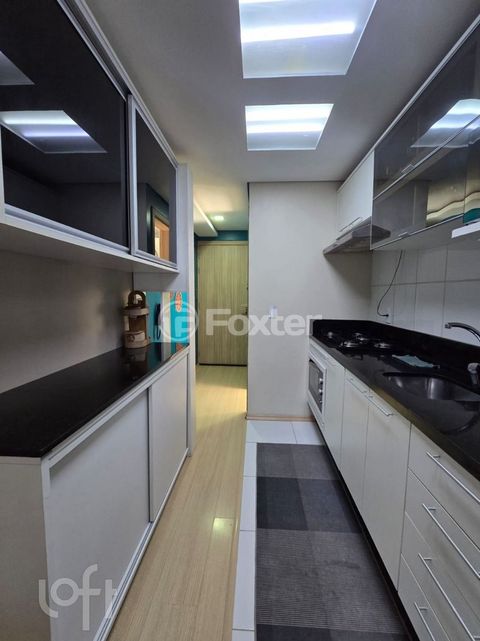 Image 7 - 916943