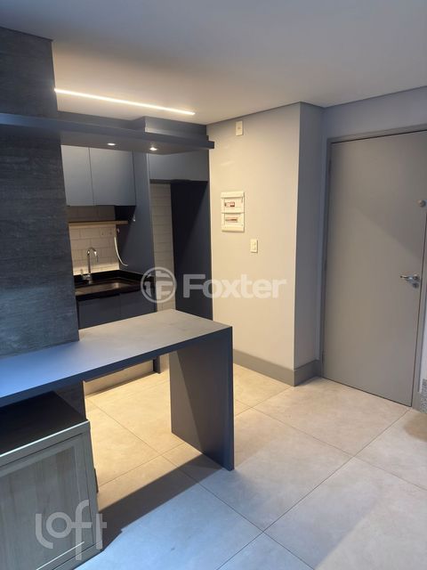 Image 3 - 916946