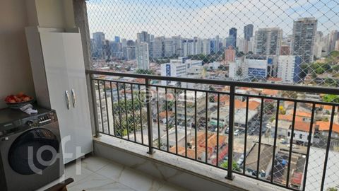 Image 1 - 916950