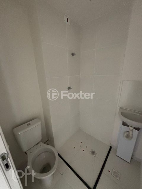 Image 6 - 916959