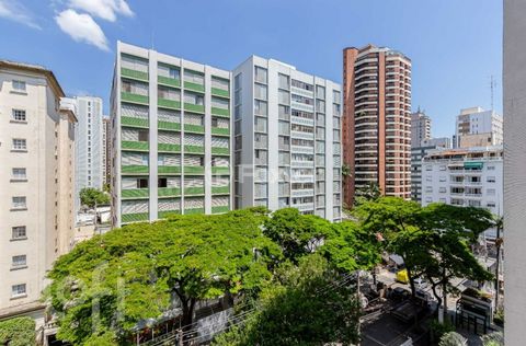 Image 8 - 916961