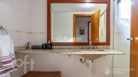 Image 9 - 917056