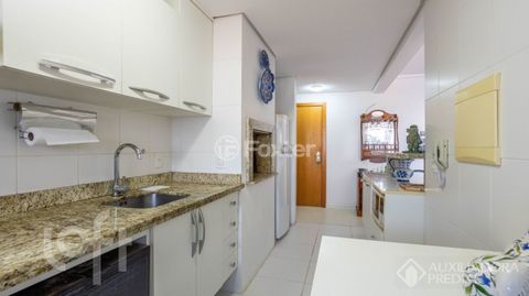 Image 7 - 917056