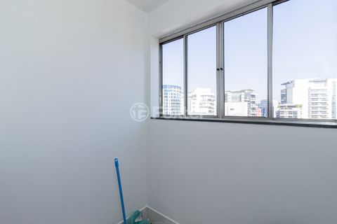 Image 12 - 917161