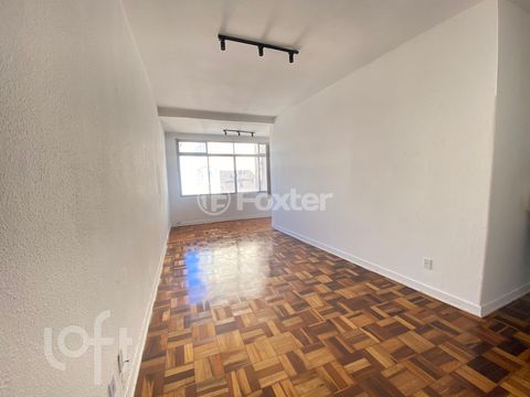 Image 15 - 917208
