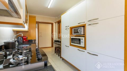 Image 17 - 917281