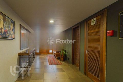 Image 11 - 917285