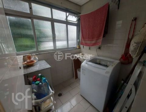 Image 10 - 917311