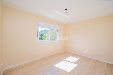 Image 17 - 917312