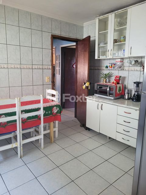 Image 17 - 917333