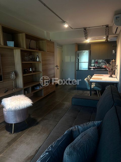 Image 7 - 917335