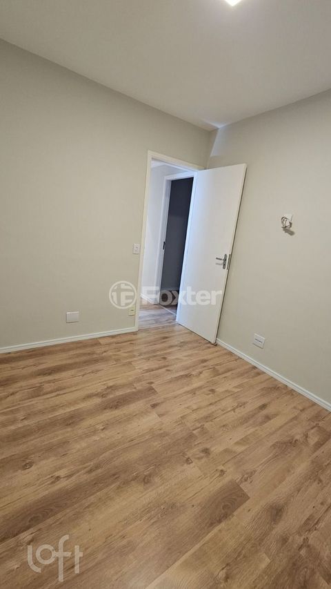 Image 7 - 917345