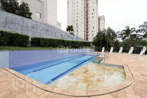Image 17 - 917345