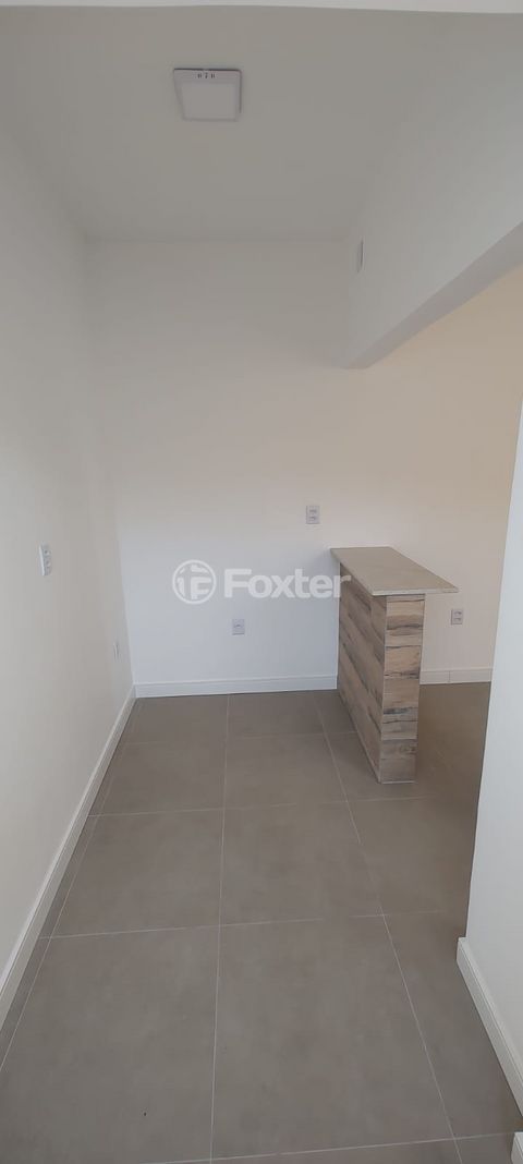 Image 7 - 917357