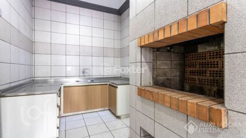 Image 4 - 917358