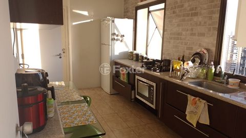 Image 11 - 917377