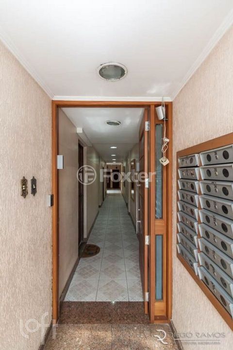 Image 4 - 917385