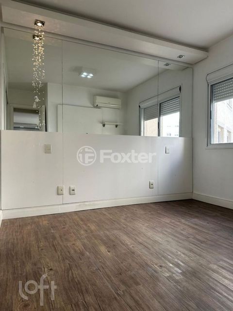 Image 7 - 917392
