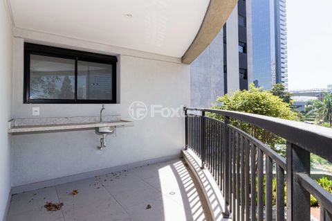 Image 5 - 917394