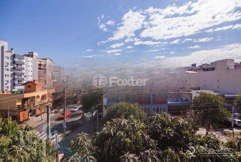 Image 17 - 917425