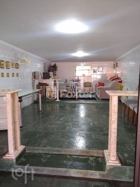 Image 1 - 917427