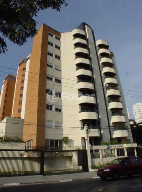Image 1 - 917507