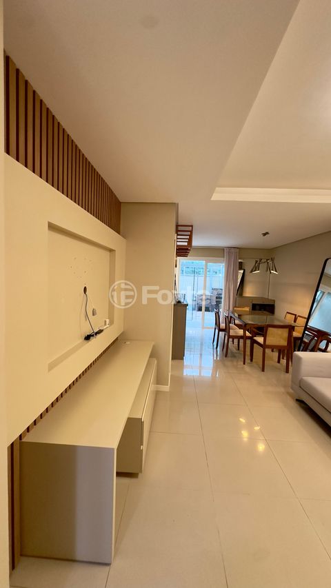 Image 4 - 917523