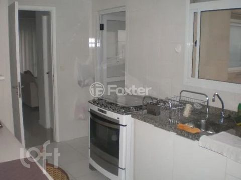 Image 4 - 917552