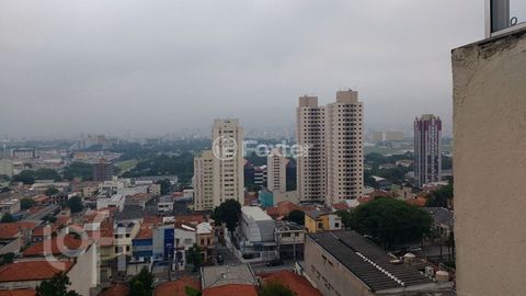 Image 17 - 917560