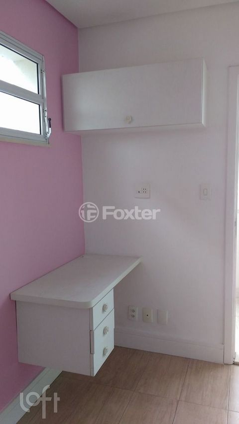 Image 11 - 917560