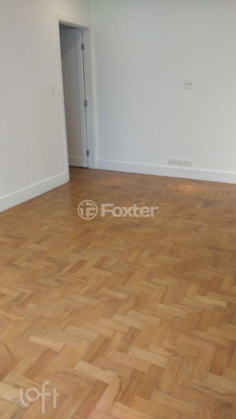 Image 1 - 917560