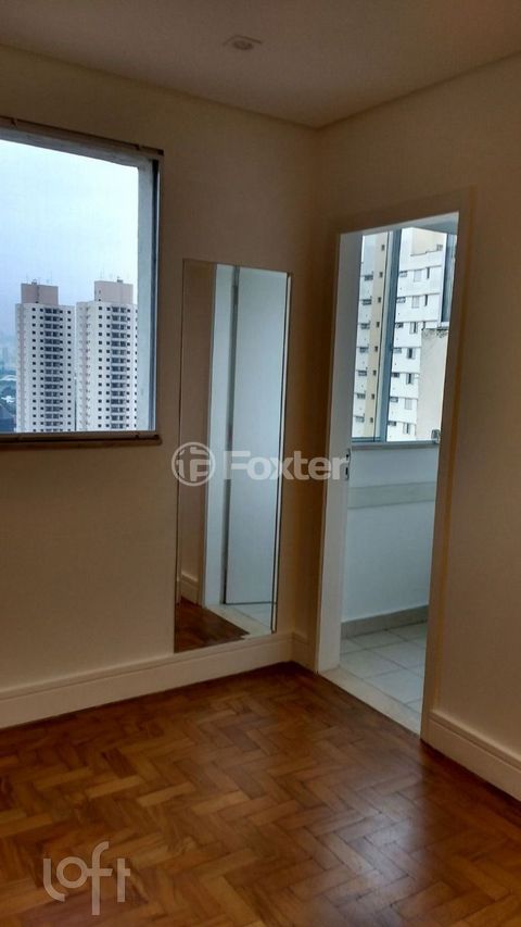Image 8 - 917560