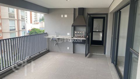 Image 5 - 917564