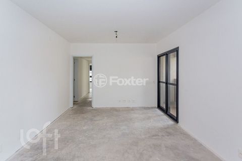 Image 1 - 917564