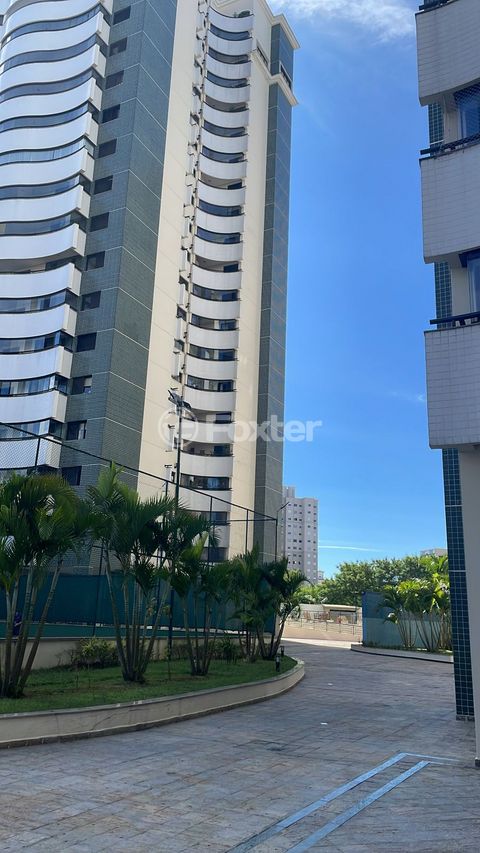 Image 3 - 917570
