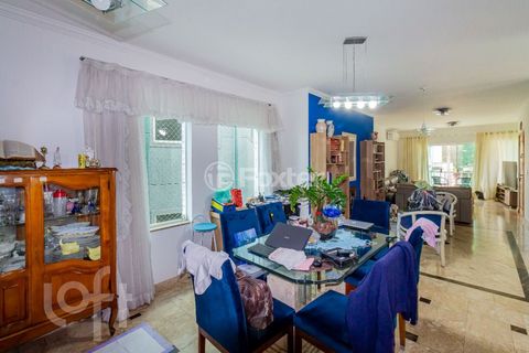 Image 4 - 917578