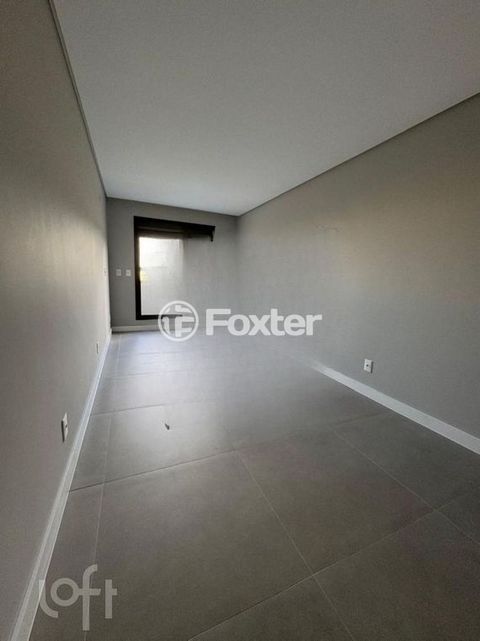 Image 8 - 917612