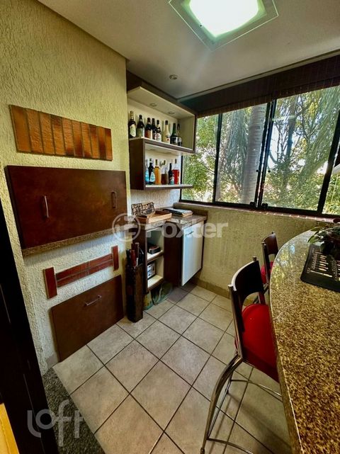 Image 1 - 917615