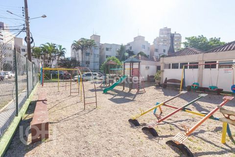 Image 4 - 917635